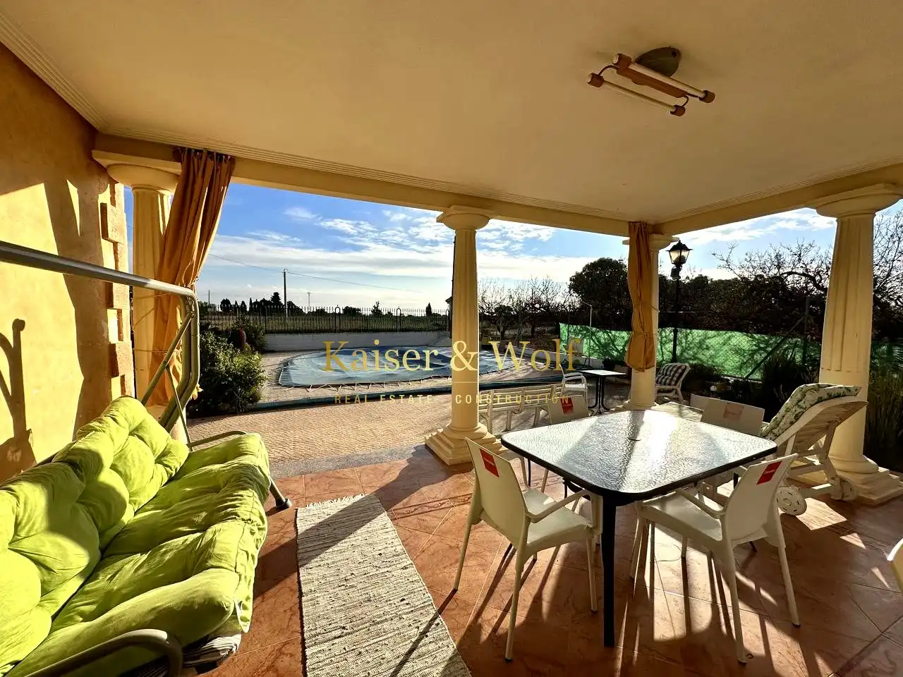 Vista exterior de Casa o xalet en venda en Elche / Elx amb Aire condicionat, Jardí privat i Piscina