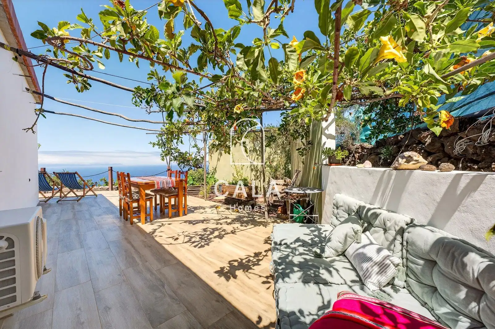 Terrassa de Casa o xalet en venda en Guía de Isora amb Jardí privat, Terrassa i Traster