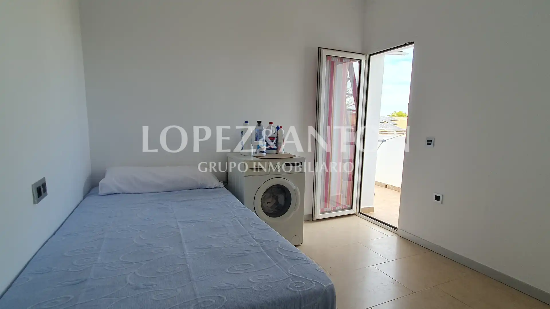 Bedroom of Houses for sale in L'Eliana  with Air Conditioner, Heating and Private garden