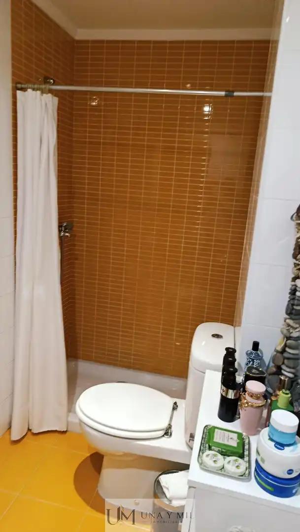 Bany de Apartament en venda en Calvarrasa de Abajo amb Calefacció, Terrassa i Piscina comunitària