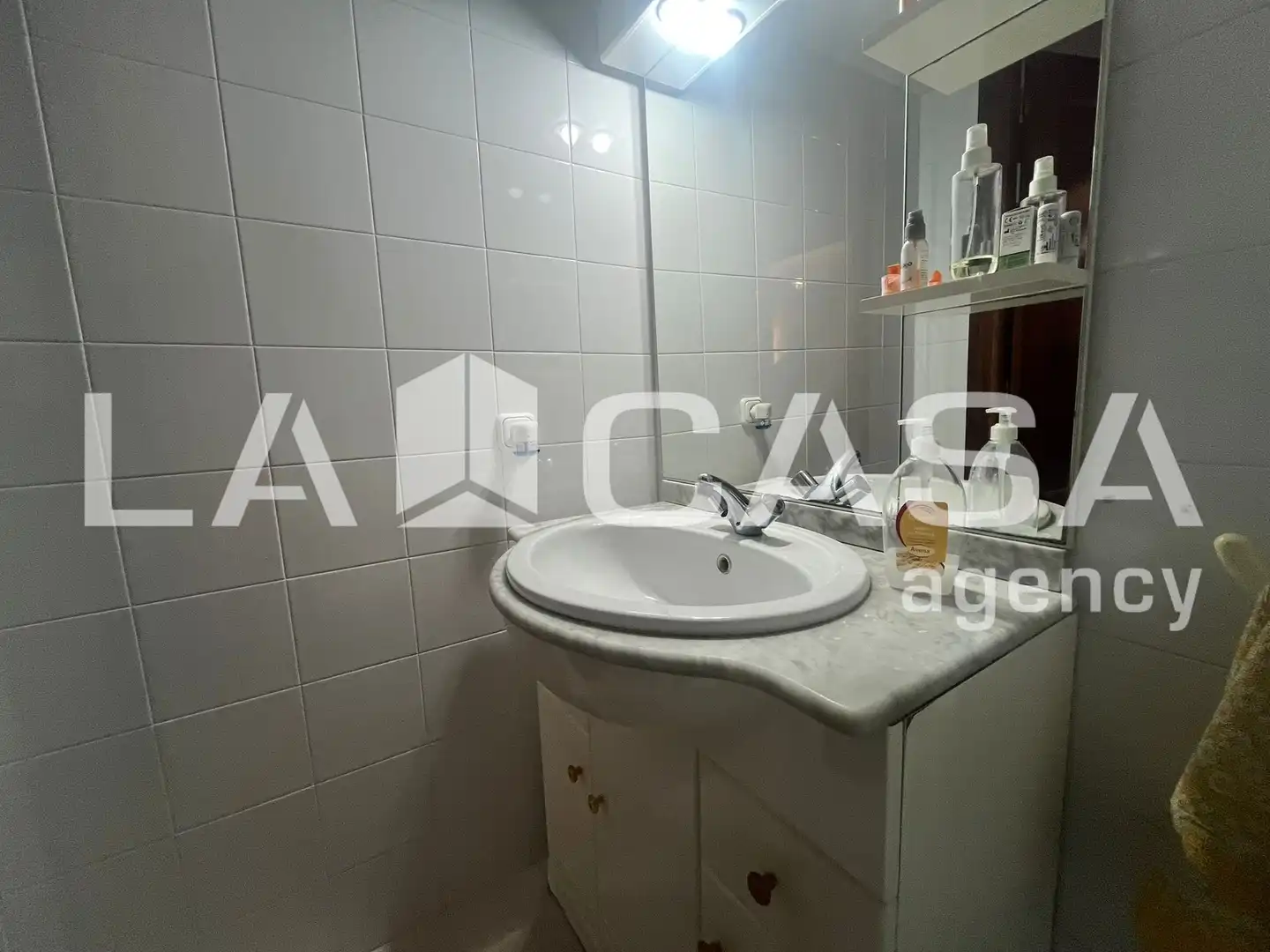 Baño de Casa adosada en venta en Dos Hermanas con Aire acondicionado, Calefacción y Terraza