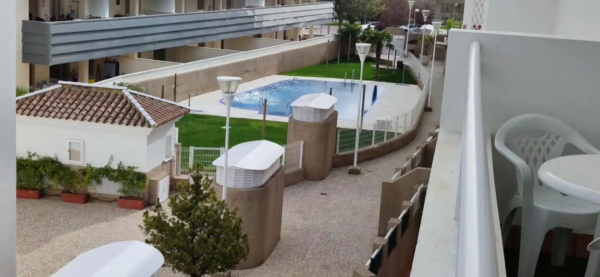 Piscina de Piso de alquiler en Rota con Trastero, Amueblado y Horno