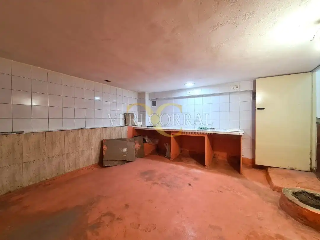 Business premises for sale in Calle Adaro, imagen 13