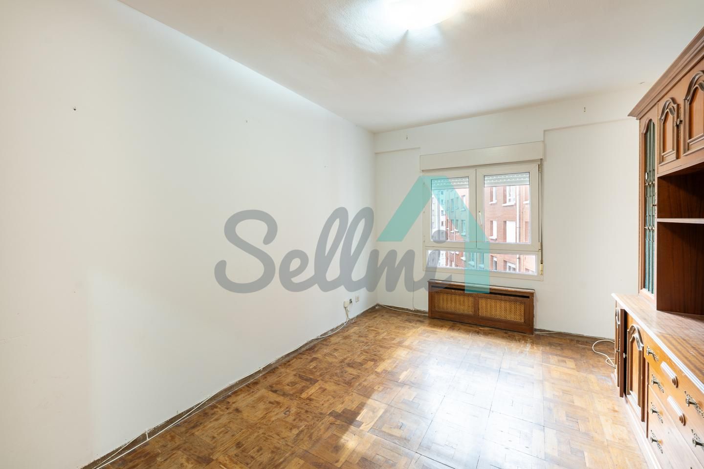 Dormitori de Pis en venda en Oviedo  amb Calefacció i Parquet