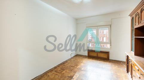 Foto 2 de Piso en venta en De Santander, Salesas - Foncalada - Campoamor, Asturias