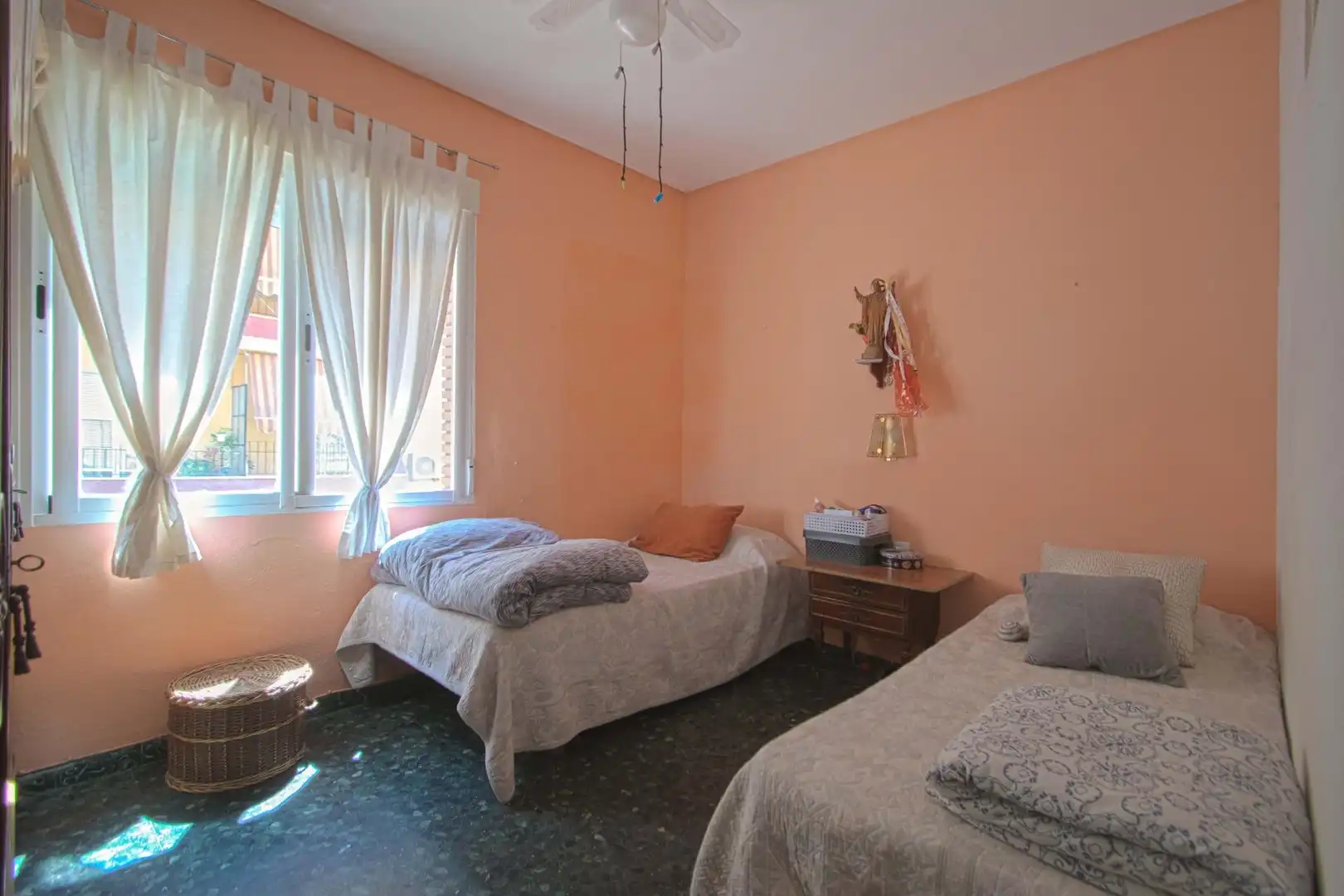 Habitación de Piso en venta en Sevilla con Aire acondicionado y Balcón