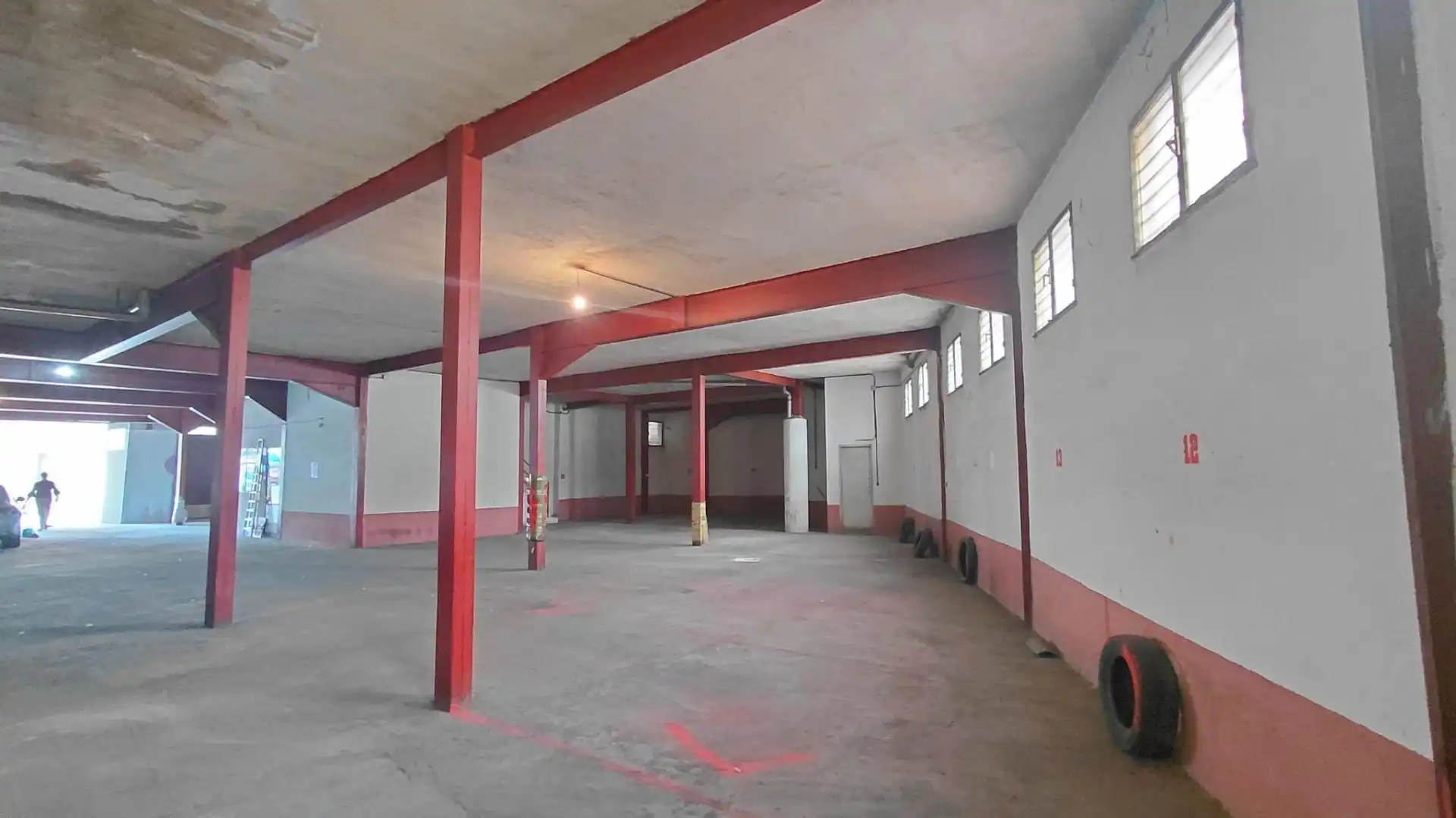 Parking de Local en venta en Segovia