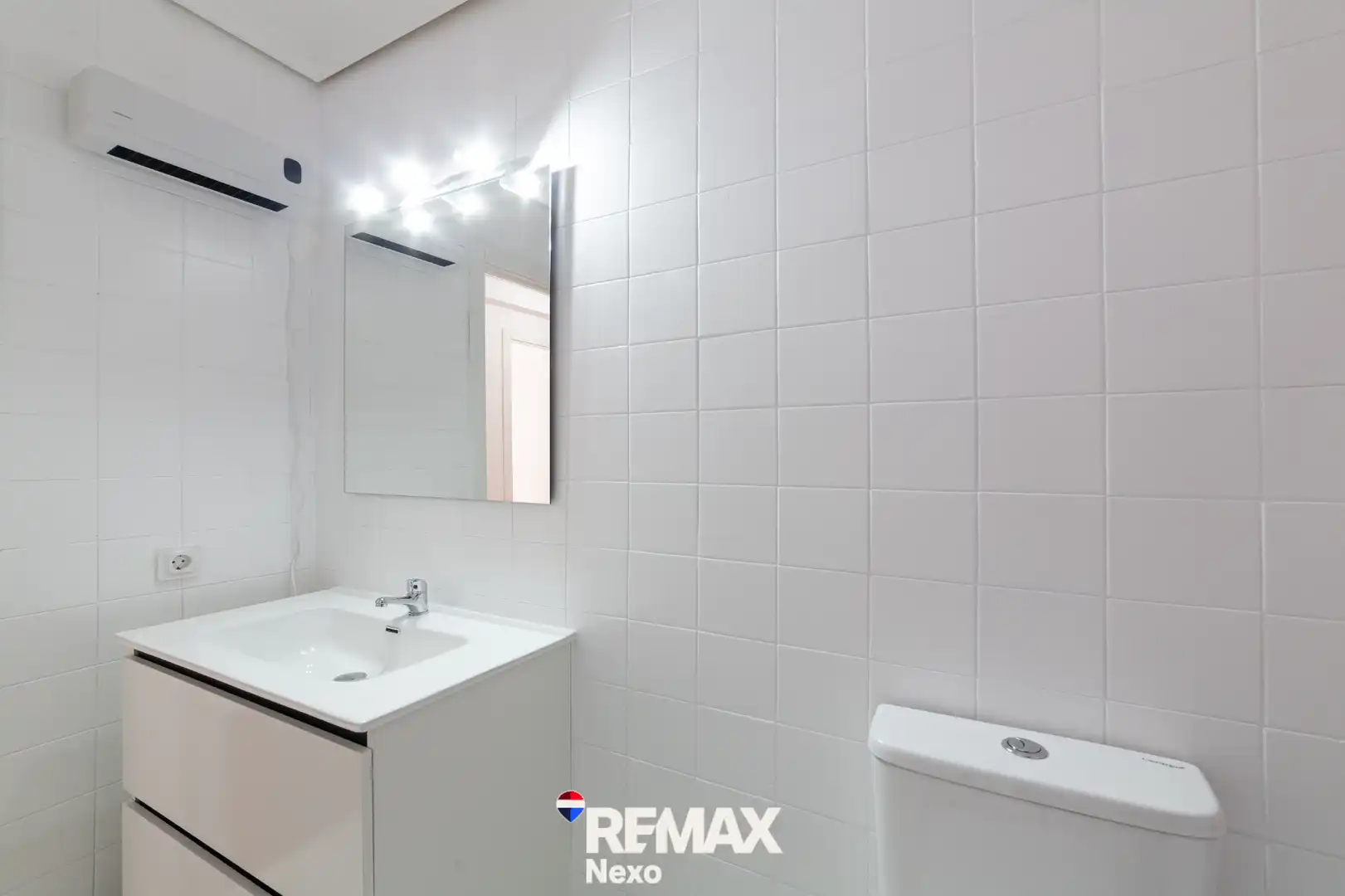 Baño de Piso en venta en Medina del Campo con Calefacción, Horno y Balcón