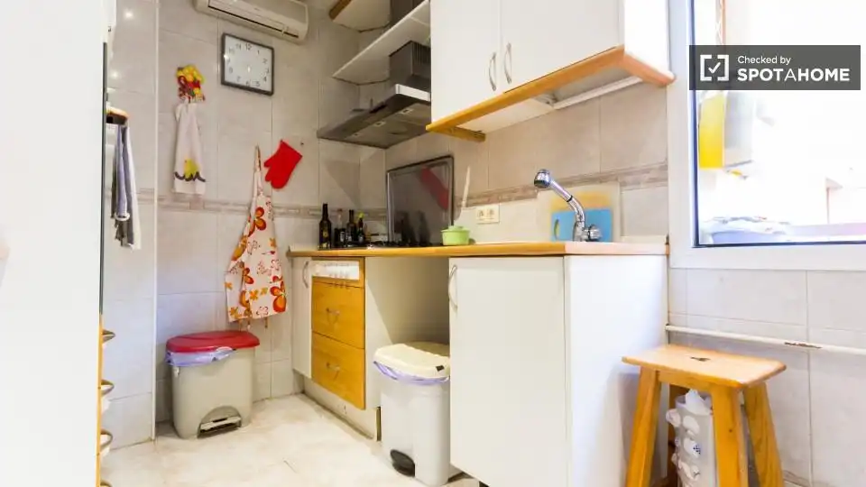 Room in Embajadores - Lavapiés