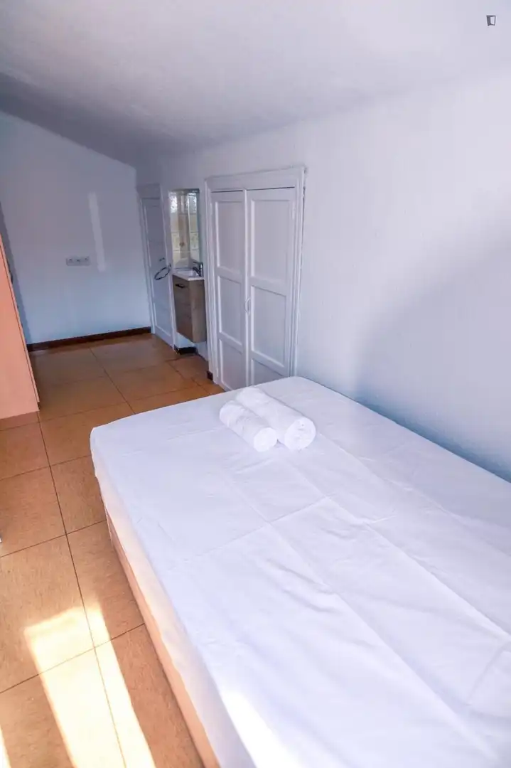 Room in Capuchinos - Glorieta - Ciudad Jardín
