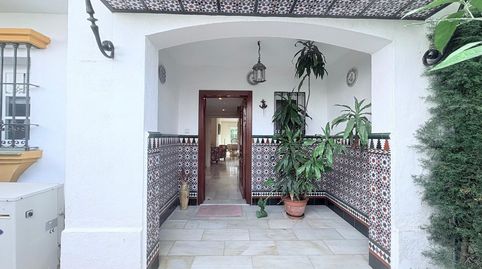 Esta preciosa casa pareada en esquina ubicada en el reconocido Residencial Diana, en Estepona, destaca por su amplitud, luz y como, imatge 4