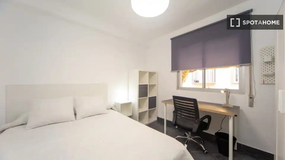 Room in Barrio de Zaidín