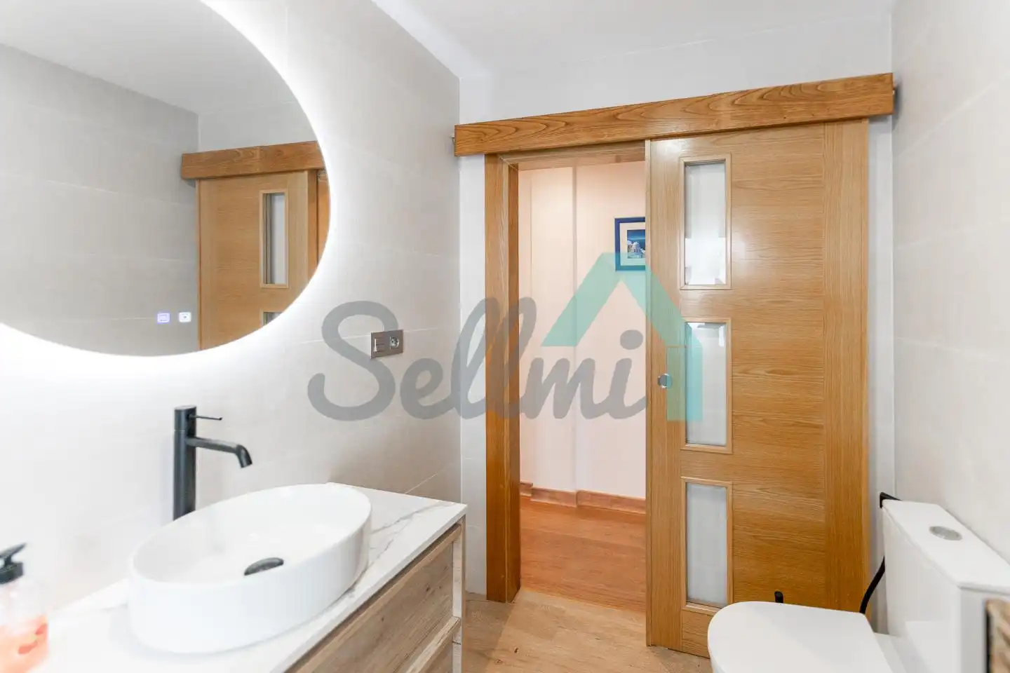 Bathroom of Flat for rent in Siero  with Heating, Terrace and Furnished