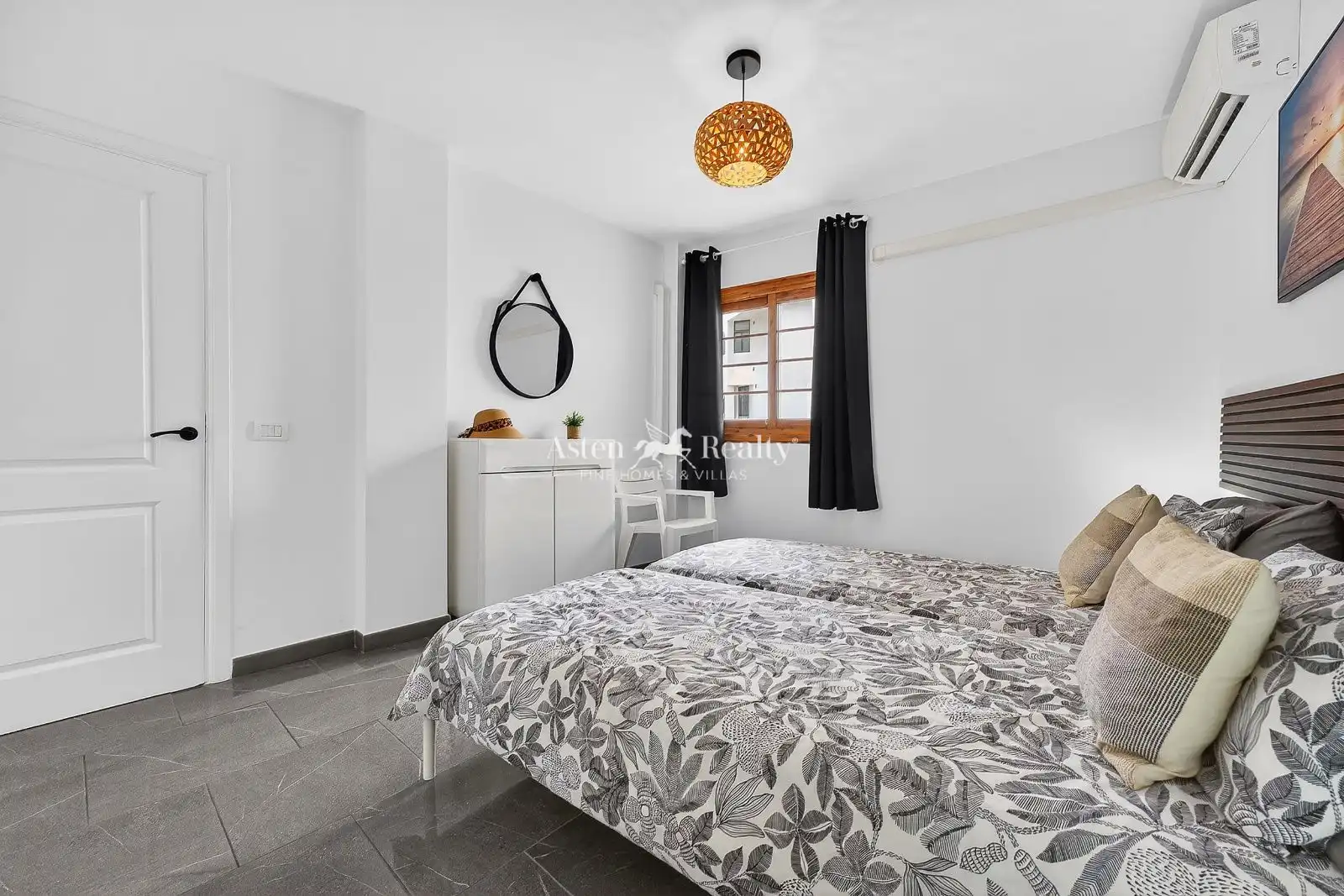 Dormitori de Apartament en venda en Adeje amb Aire condicionat, Terrassa i Piscina
