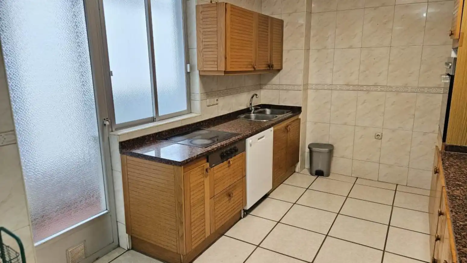 Cocina de Piso de alquiler en Salamanca con Calefacción, Parquet y Terraza