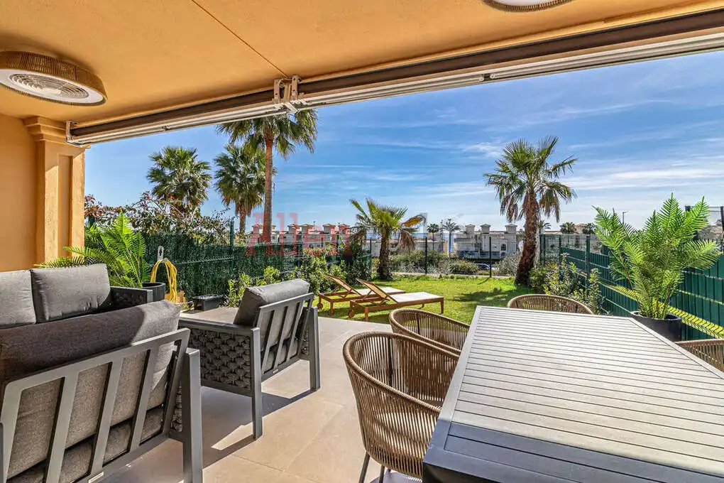 Terraza de Casa adosada en venta en Estepona con Aire acondicionado, Calefacción y Jardín privado
