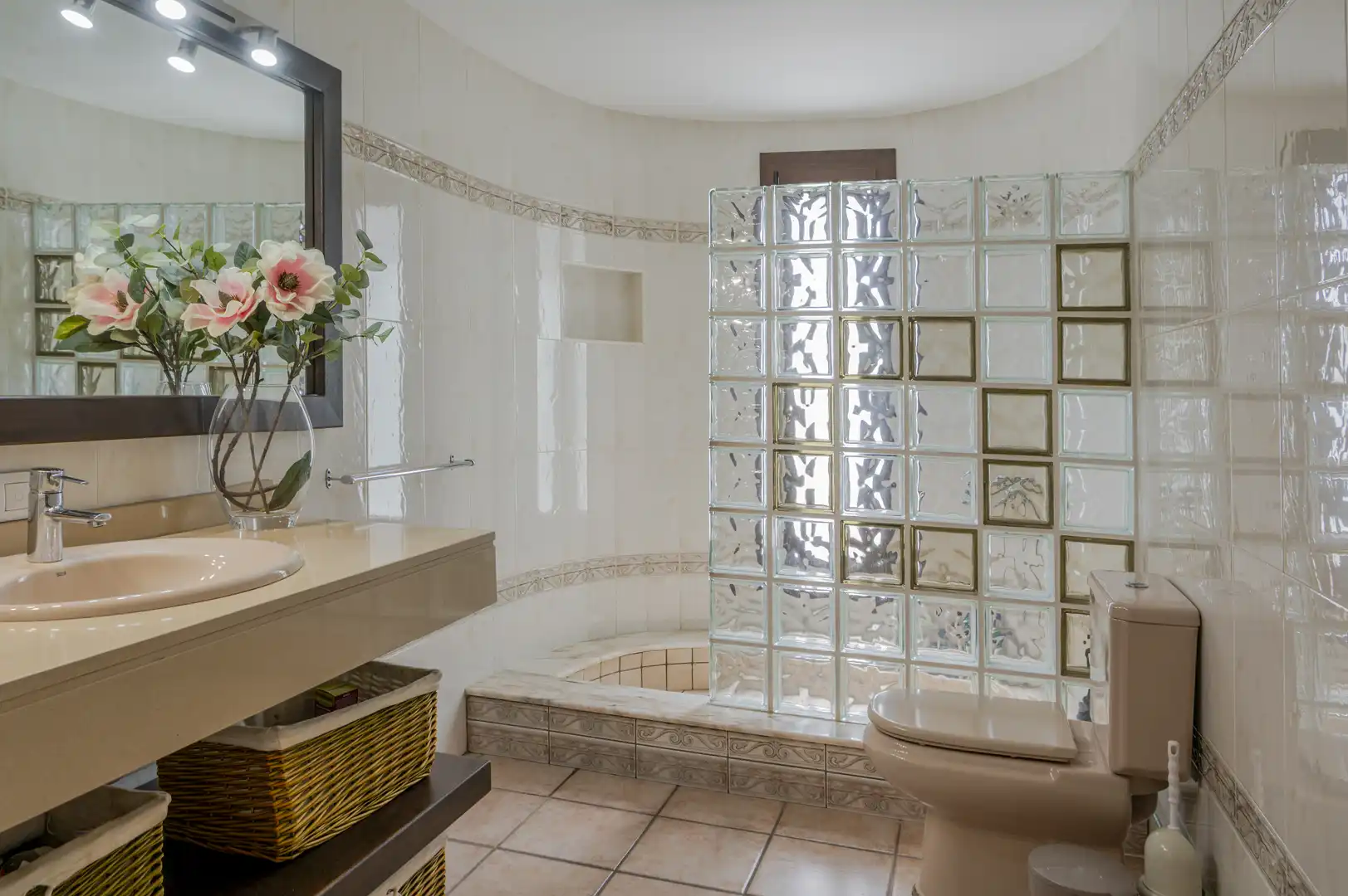 Bathroom of Houses for sale in Tías  with Heating