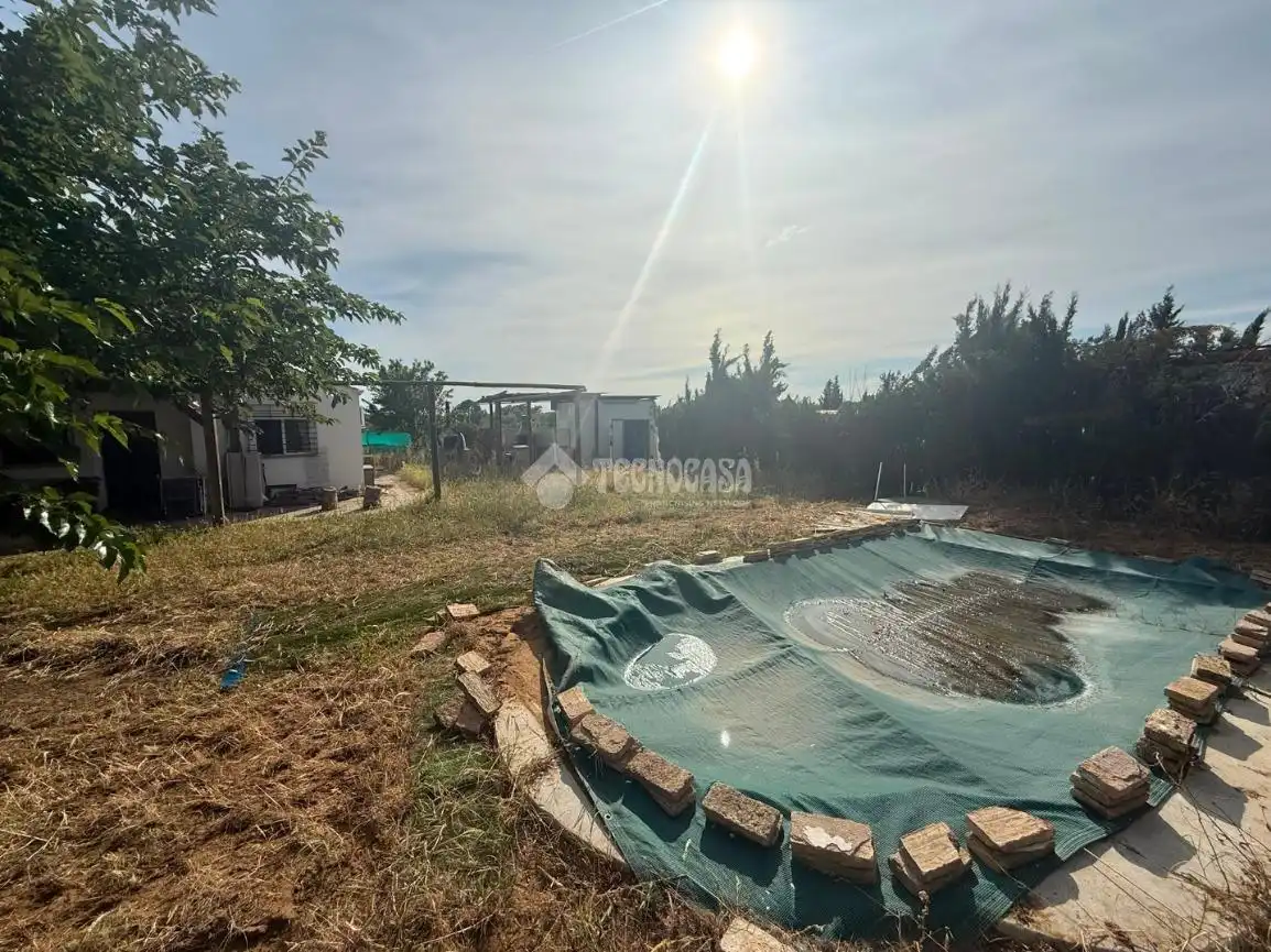 Finca rústica en venta en Arahal con Calefacción y Piscina