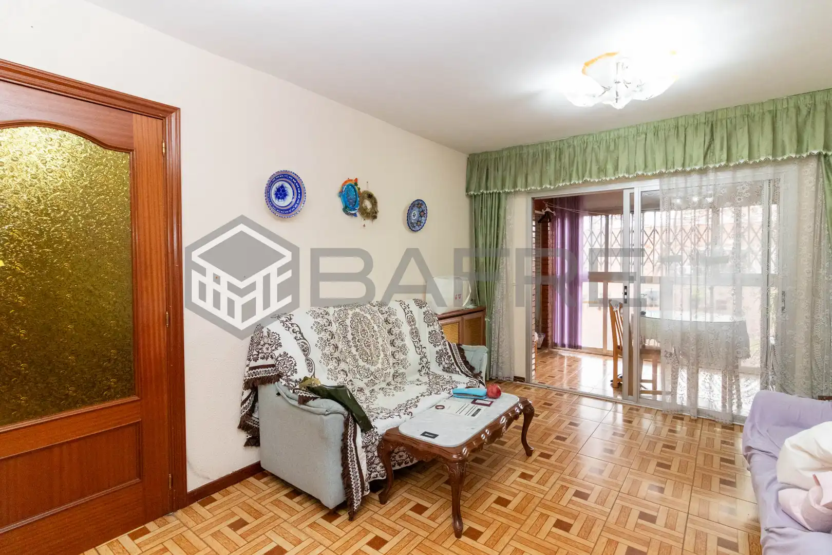 Außenansicht von Wohnung zum Verkauf in Madrid mit Heizung, Terrasse und Balkon
