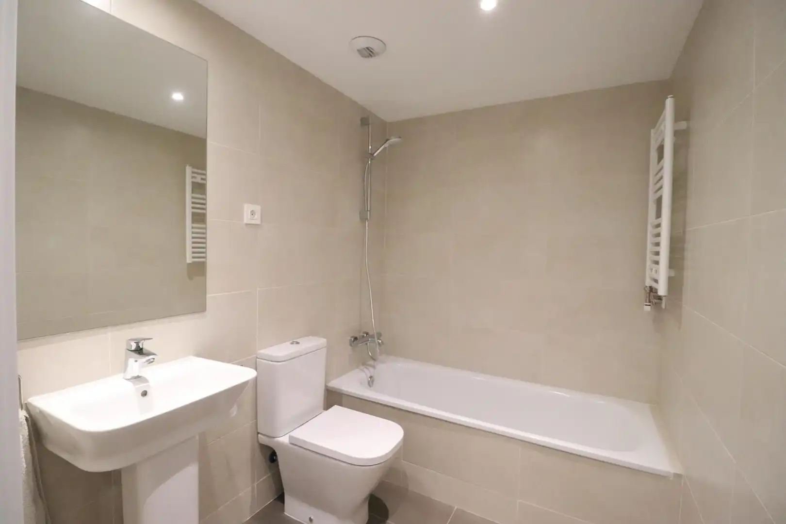 Flat for rent in de l'Aurora, Centre