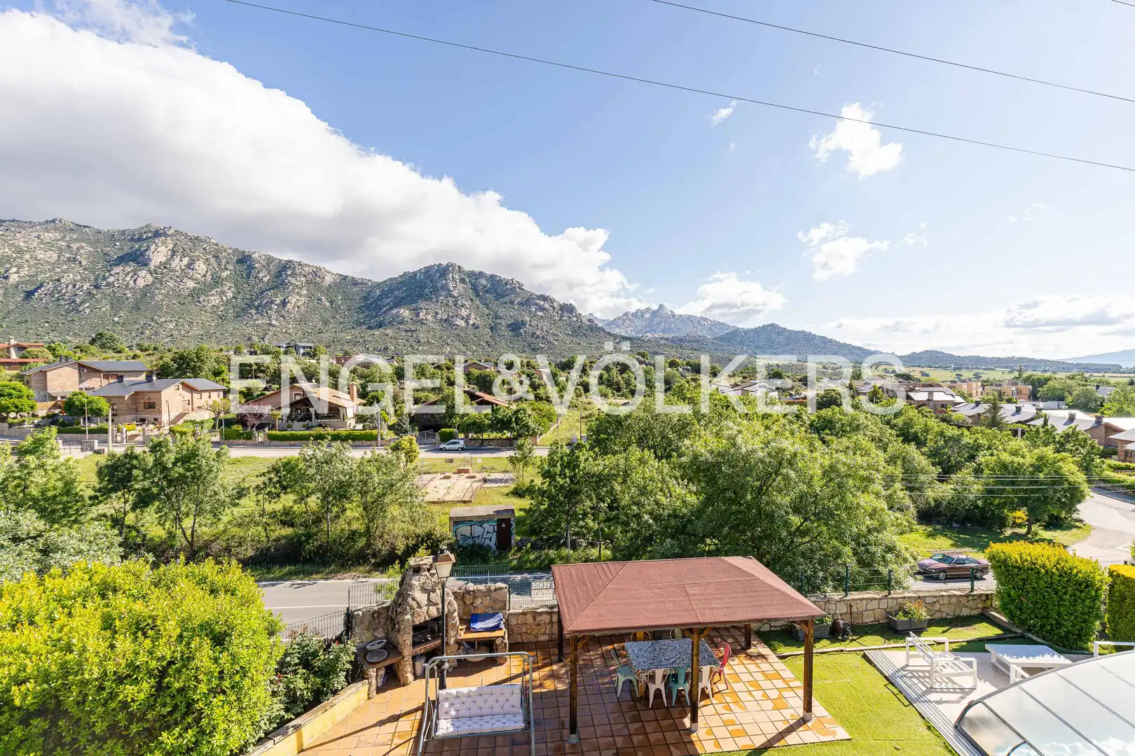 Vista exterior de Casa o xalet en venda en El Boalo - Cerceda – Mataelpino amb Aire condicionat, Calefacció i Jardí privat
