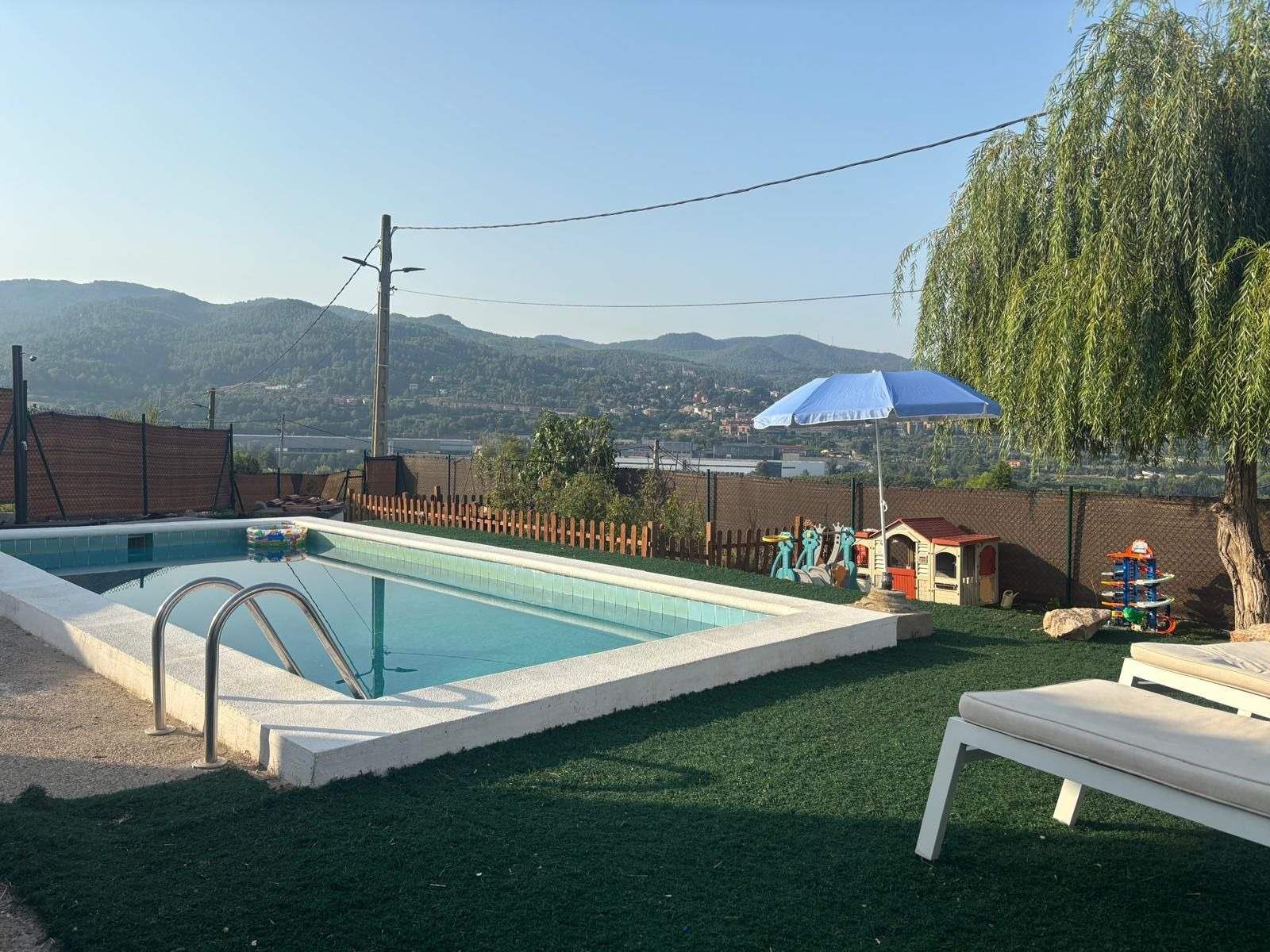 Piscina de Casa o xalet en venda en Gelida amb Parquet