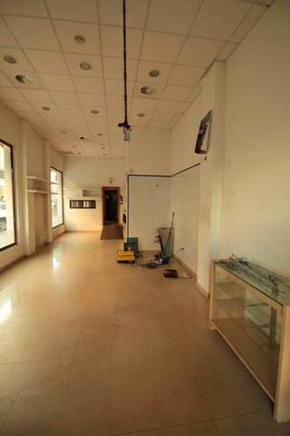 Local comercial en Alquiler en Maria Auxiliadora - Barriada de Llera