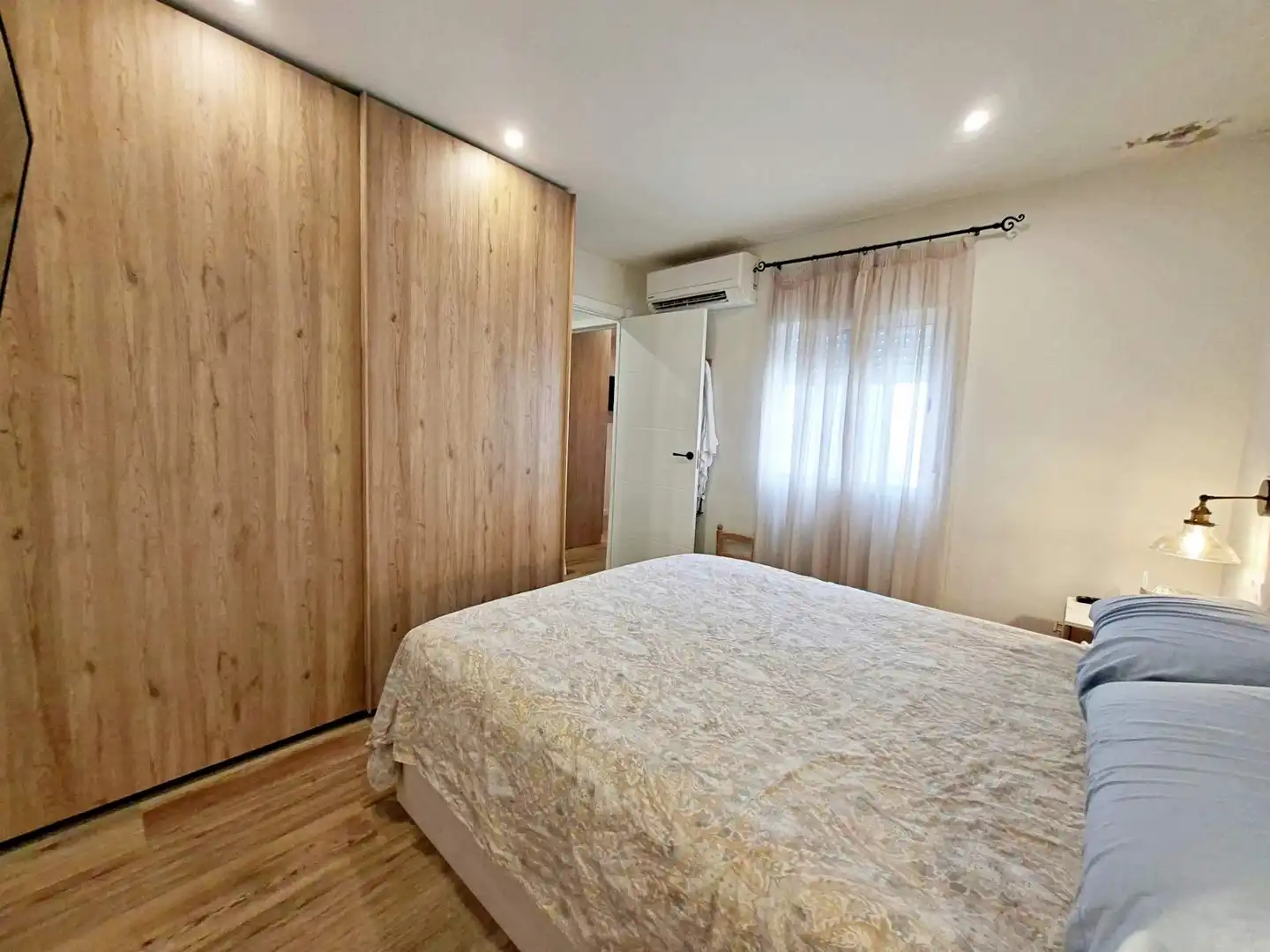 Habitación de Planta baja en venta en Aspe con Aire acondicionado y Amueblado