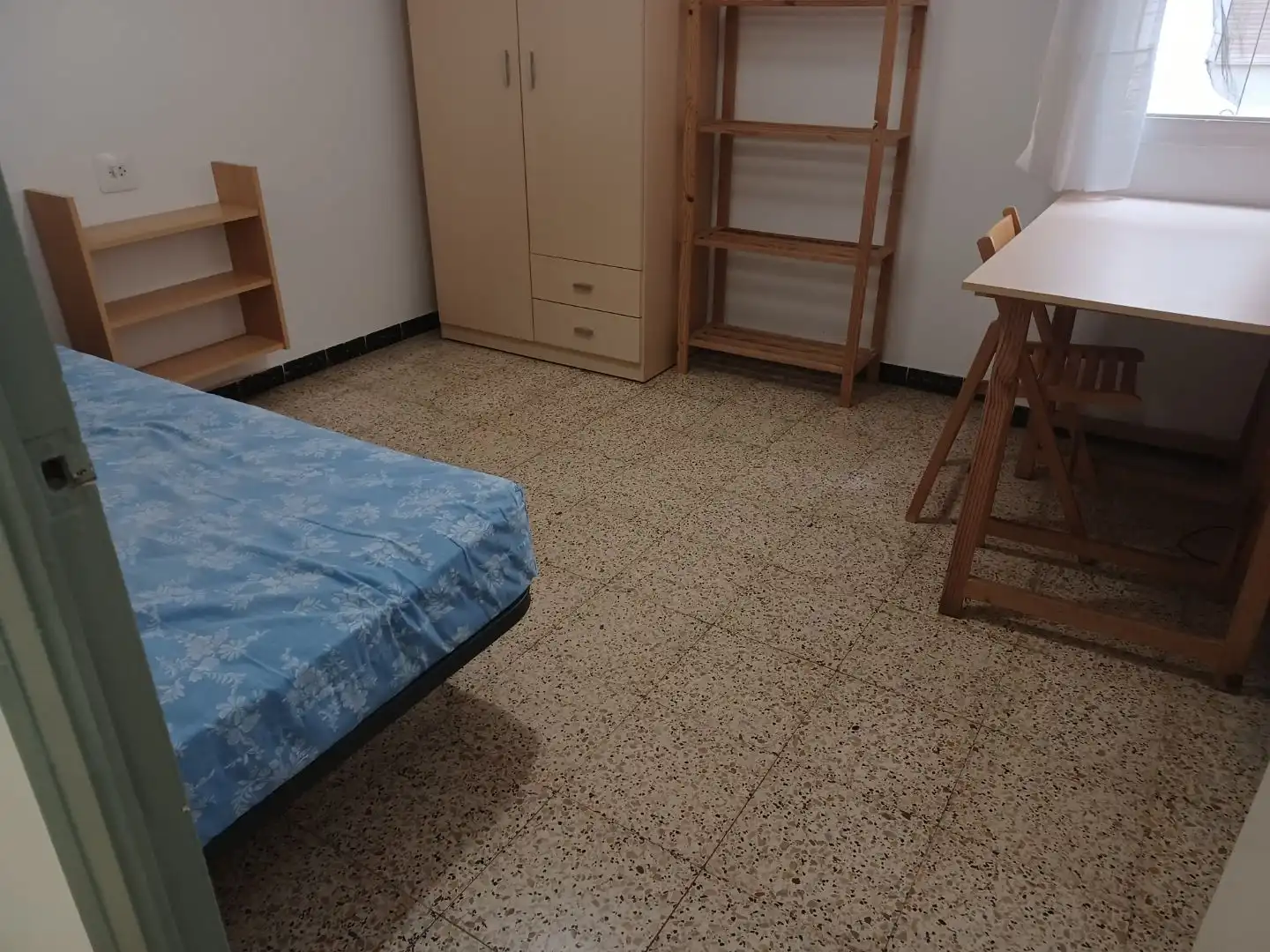 Habitación de Piso de alquiler en Lleida con Calefacción, Terraza y Amueblado