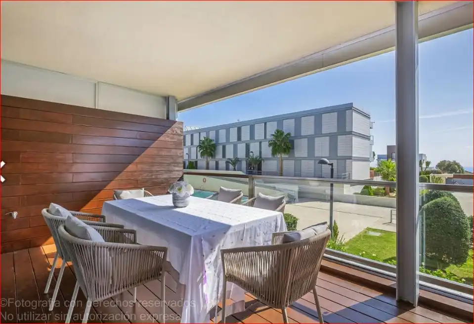 Terrasse von Wohnung zum Verkauf in Manilva mit Klimaanlage, Heizung und Privatgarten