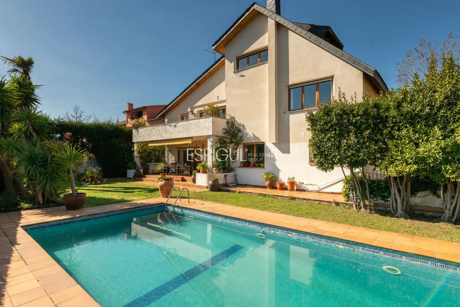 Exterior view of Houses for sale in Sant Cugat del Vallès  with Air Conditioner, Heating and Parquet flooring