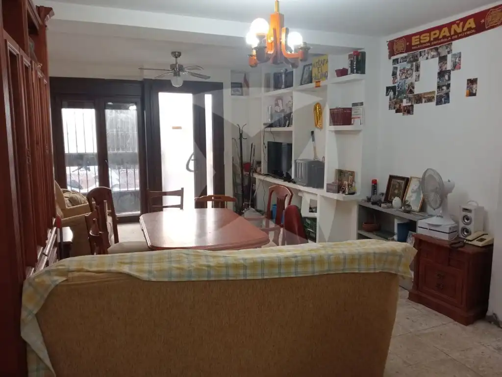 House with balcony for sale in Calle Cespedes, imagen 2