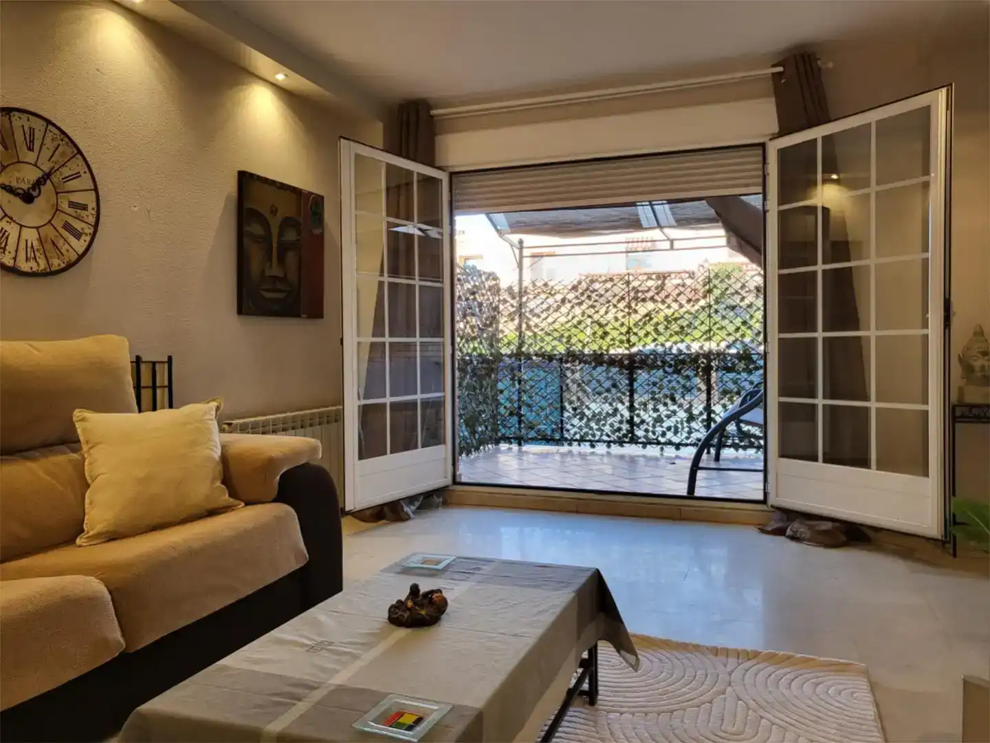 Sala d'estar de Casa o xalet en venda en Villaviciosa de Odón amb Aire condicionat, Jardí privat i Parquet