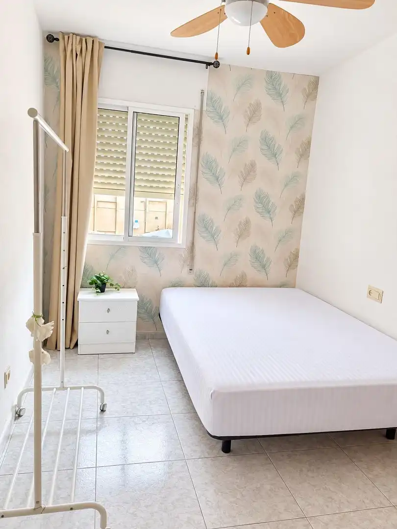 Habitación de Piso de alquiler en Málaga con Amueblado y Balcón