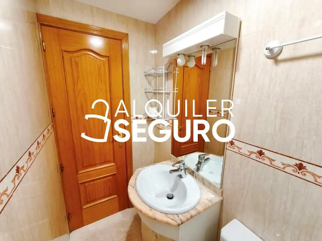 Flat for rent in Pintor Murillo, Norte - Universidad
