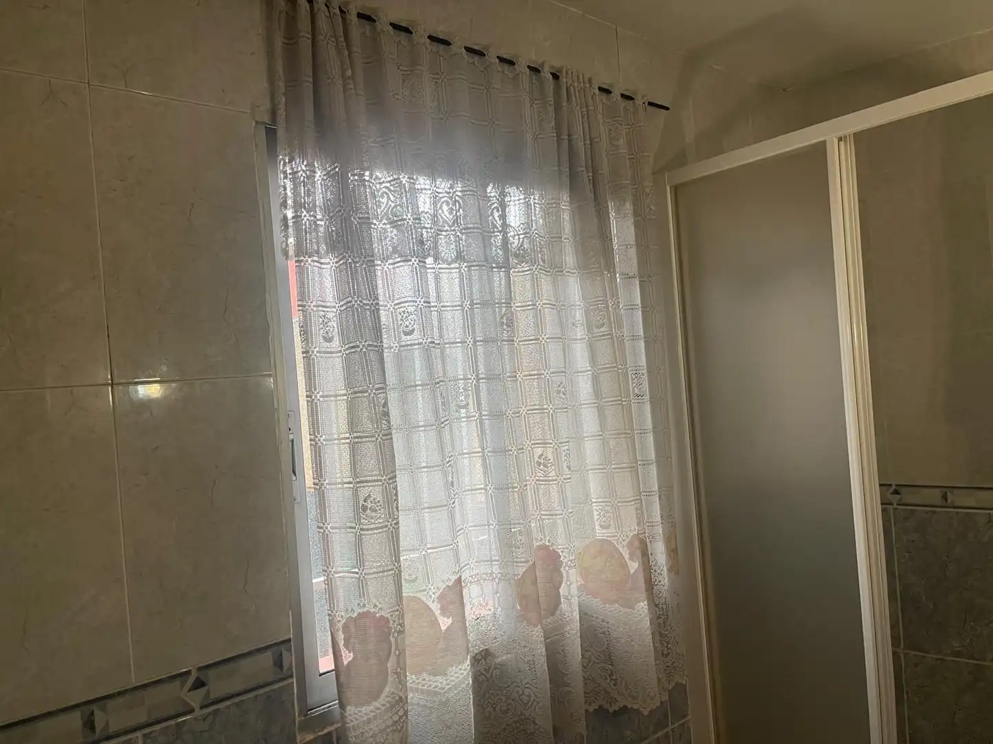 Dormitori de Casa adosada en venda en Madrid amb Jardí privat i Terrassa