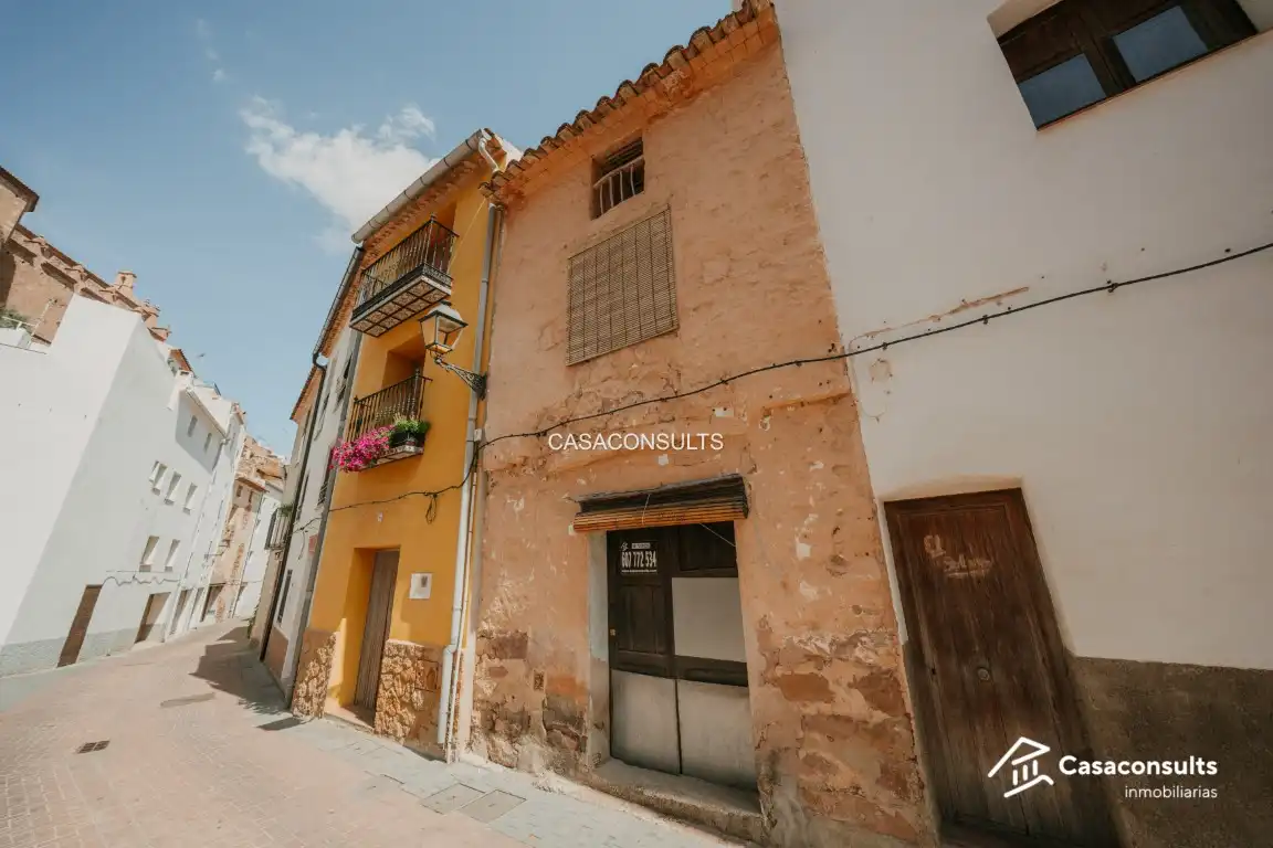 House with garden for sale in Carrer Paseo