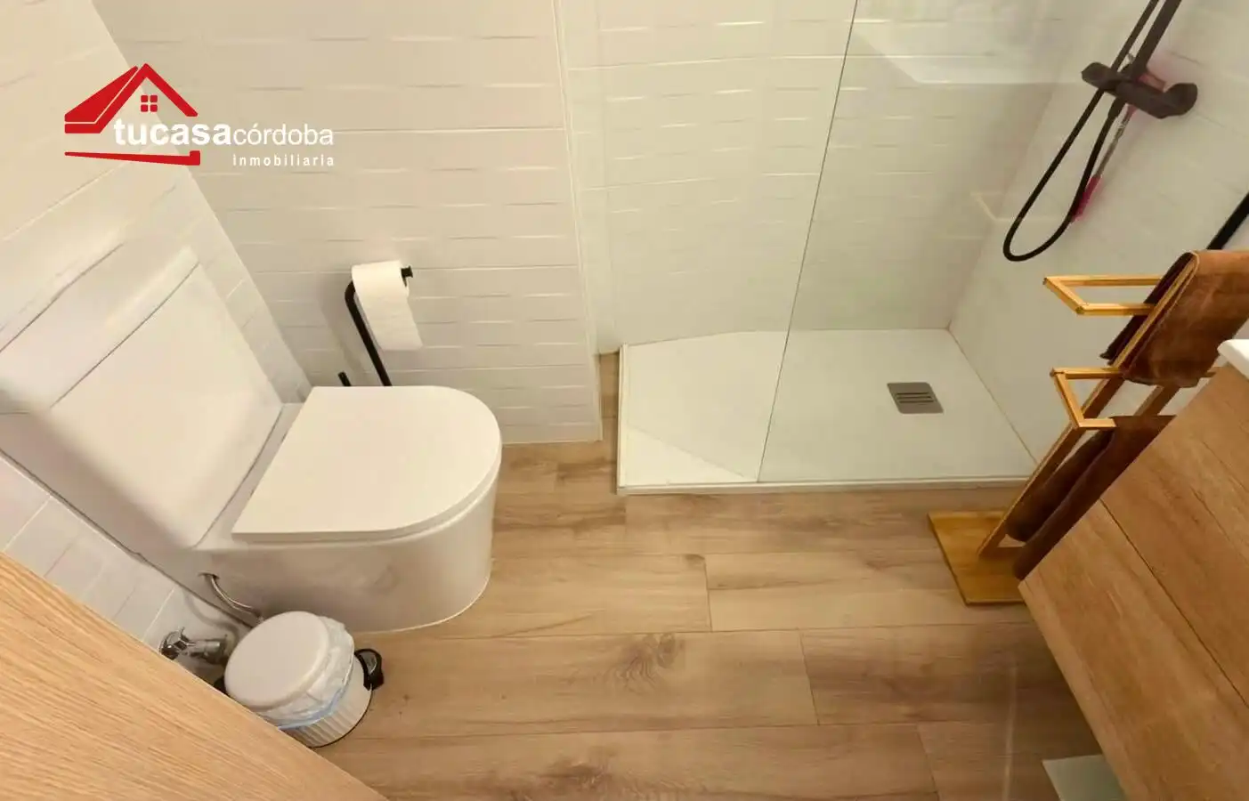 Bathroom of Flat for sale in Córdoba  with Air Conditioner, Terrace and Storage room