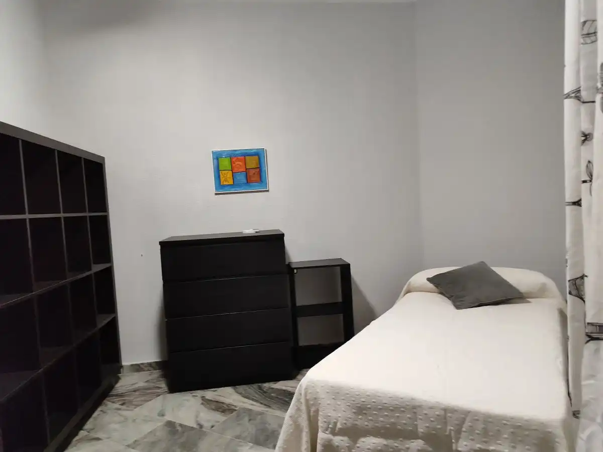 Habitación de Piso de alquiler en Huelva con Aire acondicionado, Amueblado y Balcón