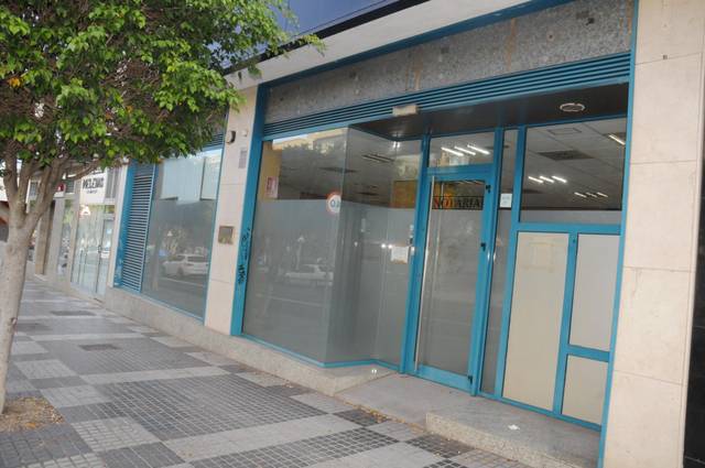 Local comercial en Alquiler en Avenida Pintor Felo Monzón en Siete Palmas