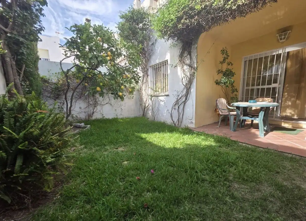 Adossat amb piscina en venda a Estepona Pueblo