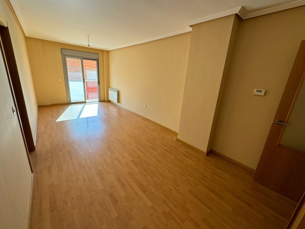Living room of Flat for sale in Valdepeñas  with Heating, Storage room and Balcony
