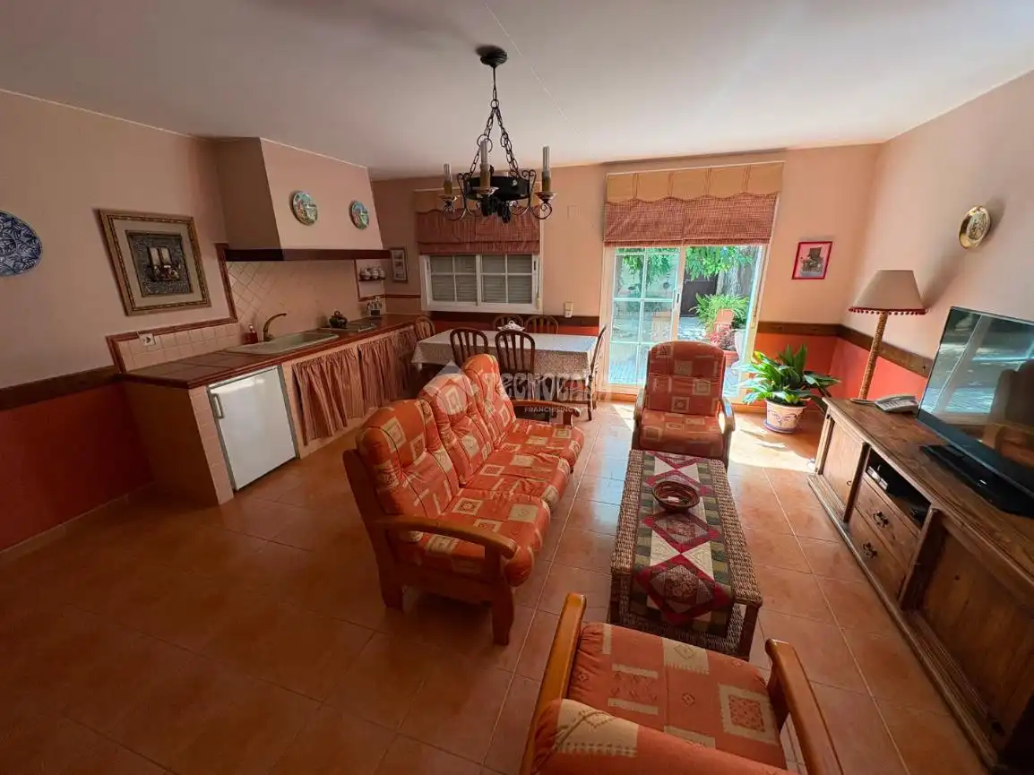 Sala de estar de Casa adosada en venta en Zaragoza con Terraza