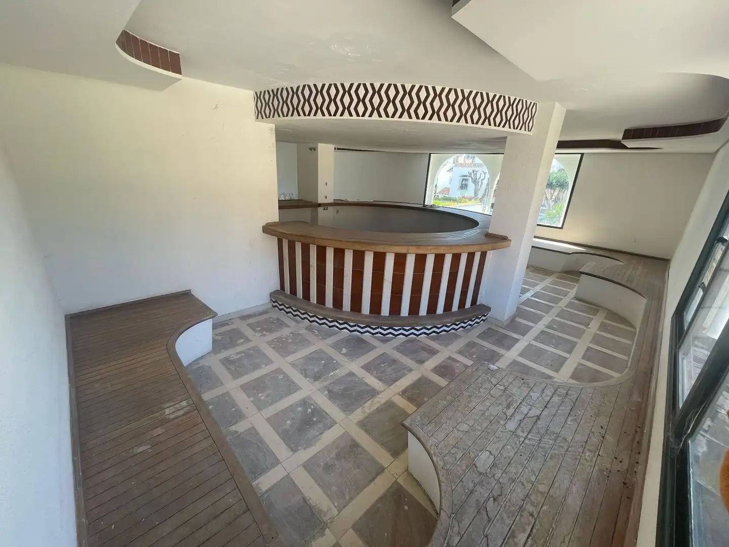 Geschaftsraum zur Miete in Casares mit Terrasse