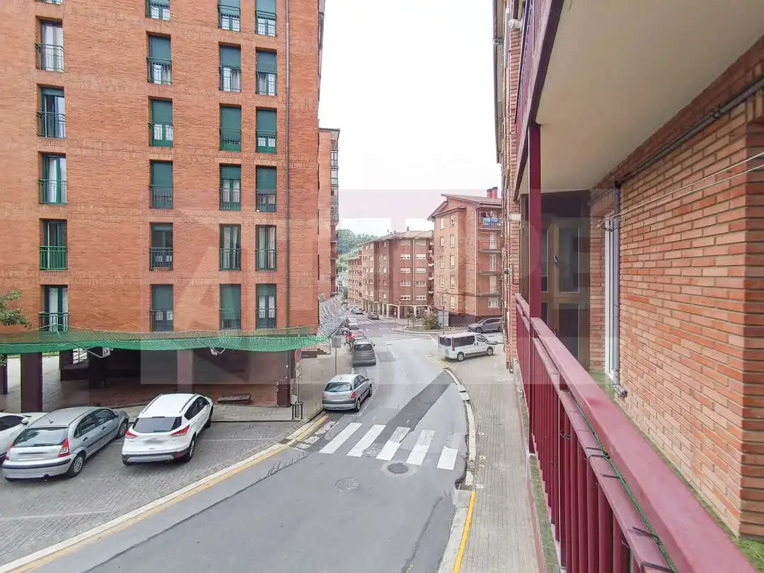 Vista exterior de Piso en venta en Lezo con Calefacción, Trastero y Balcón