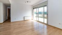 Sala d'estar de Pis en venda en Girona Capital amb Calefacció, Parquet i Piscina