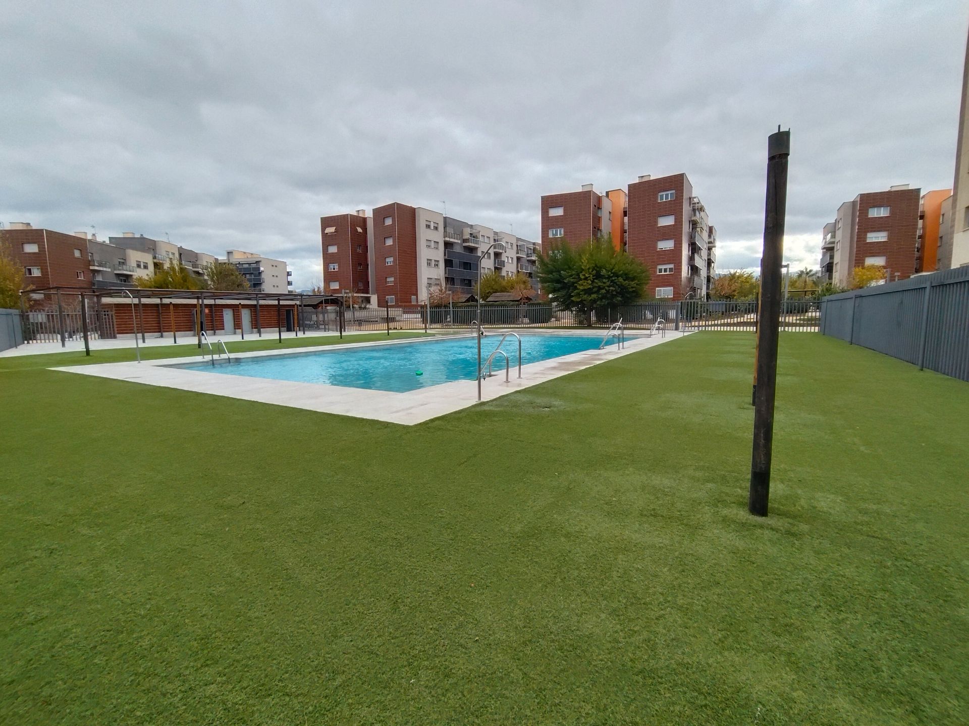Piscina de Pis en venda en Alhendín amb Calefacció, Parquet i Terrassa