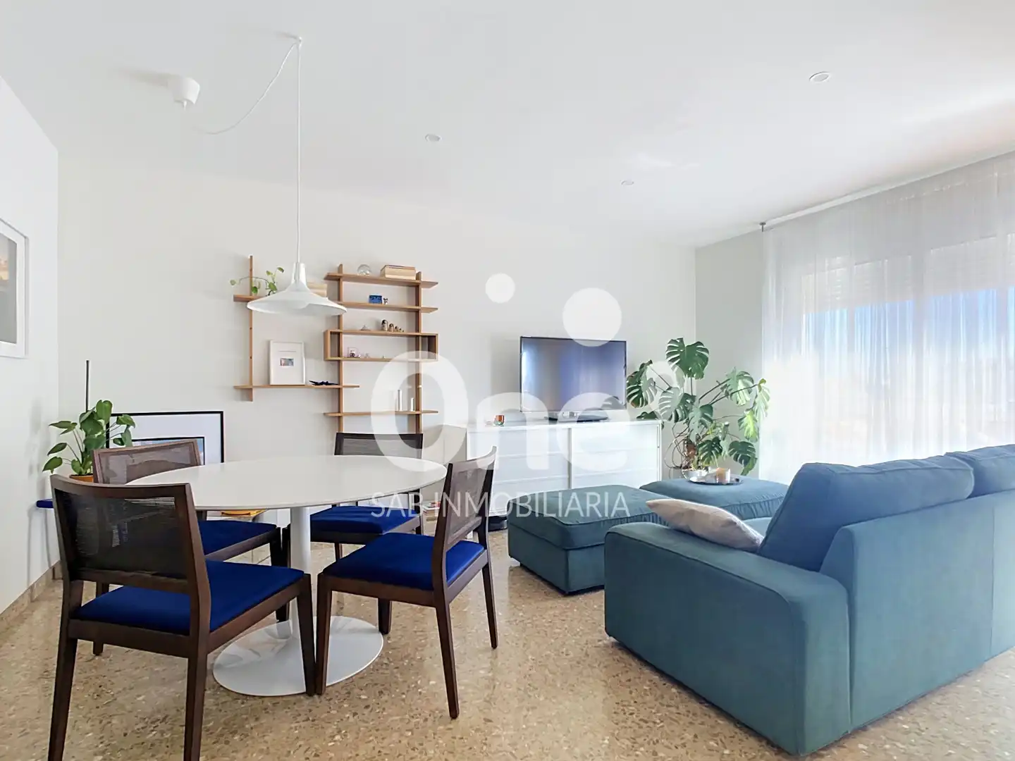 Sala de estar de Piso en venta en La Pobla de Vallbona con Aire acondicionado, Trastero y Horno