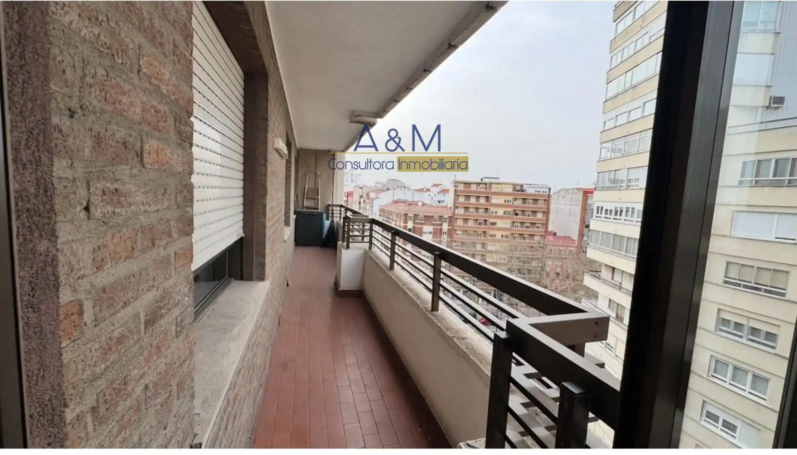 Vista exterior de Pis en venda en Simancas amb Calefacció, Parquet i Terrassa
