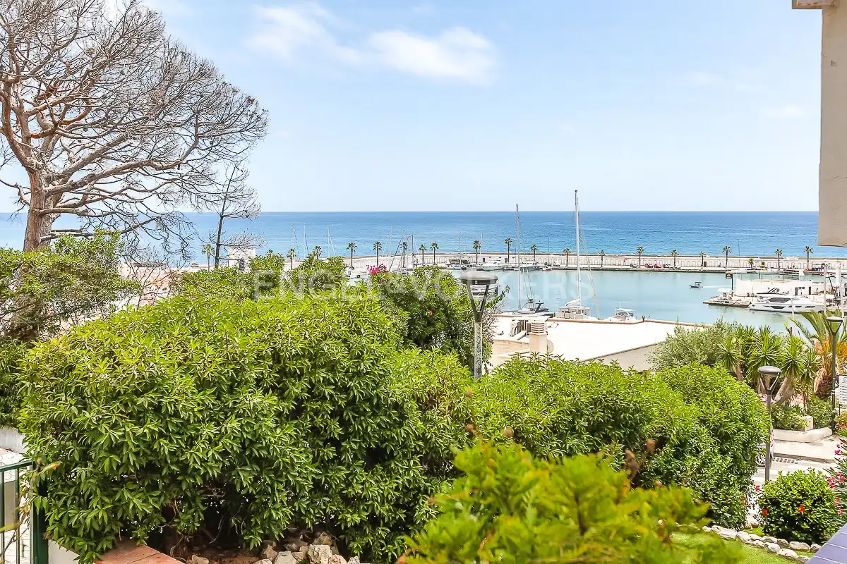 Außenansicht von Wohnung zur Miete in Sitges mit Klimaanlage, Heizung und Schwimmbad